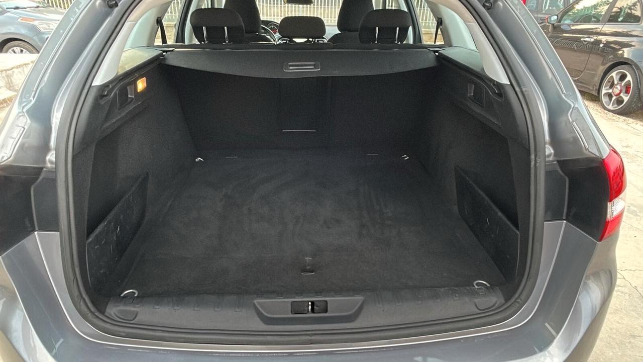 Peugeot 308 BlueHDi 120 S&S SW Business