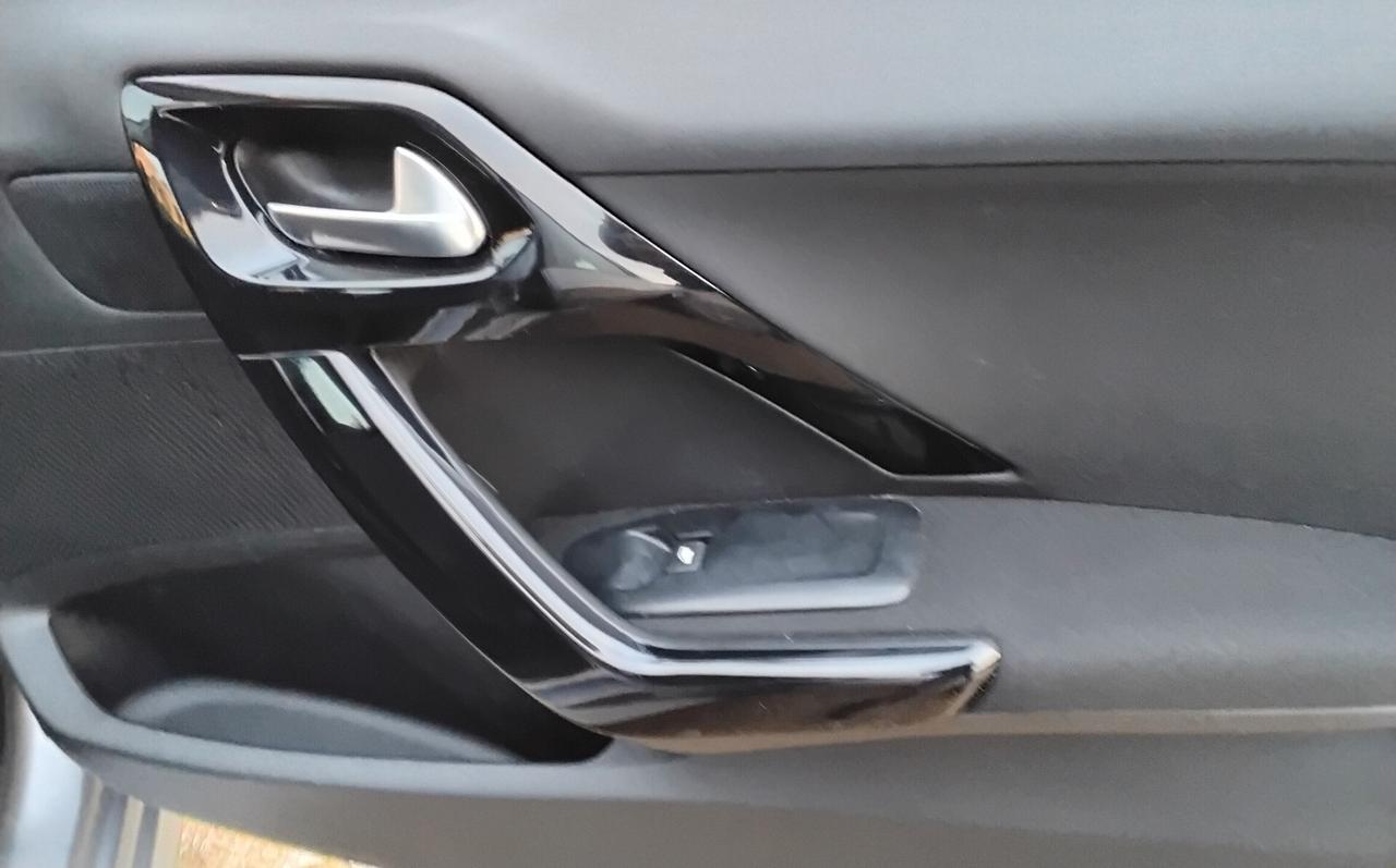 Peugeot 208 BlueHDi 100 S&S 5 porte Active