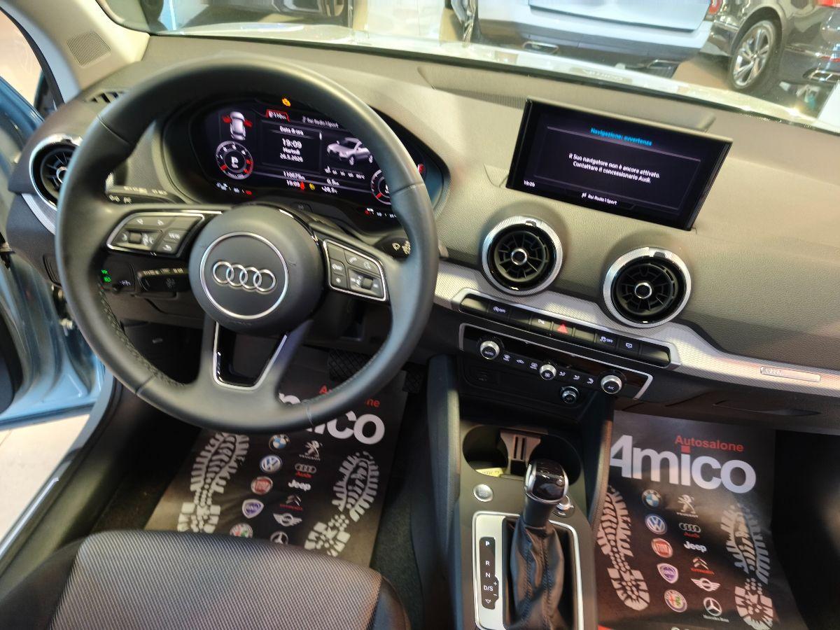 AUDI Q2 2.0 TDI S-tronic Grigio Freccia Perla Cokpit