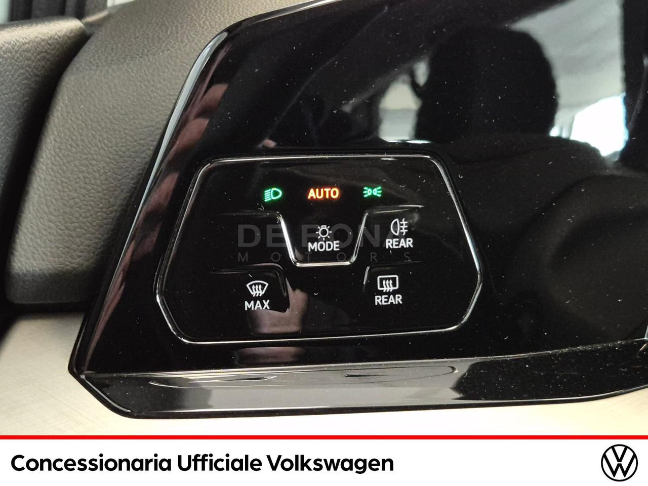 Volkswagen Golf 1.5 tgi life 130cv dsg