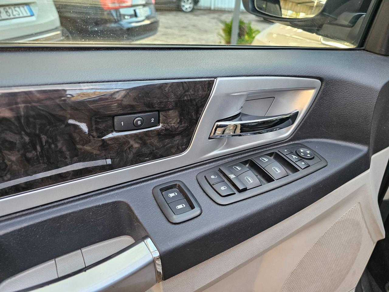 Chrysler Grand Voyager 2.8 CRD DPF Limited Stowngo