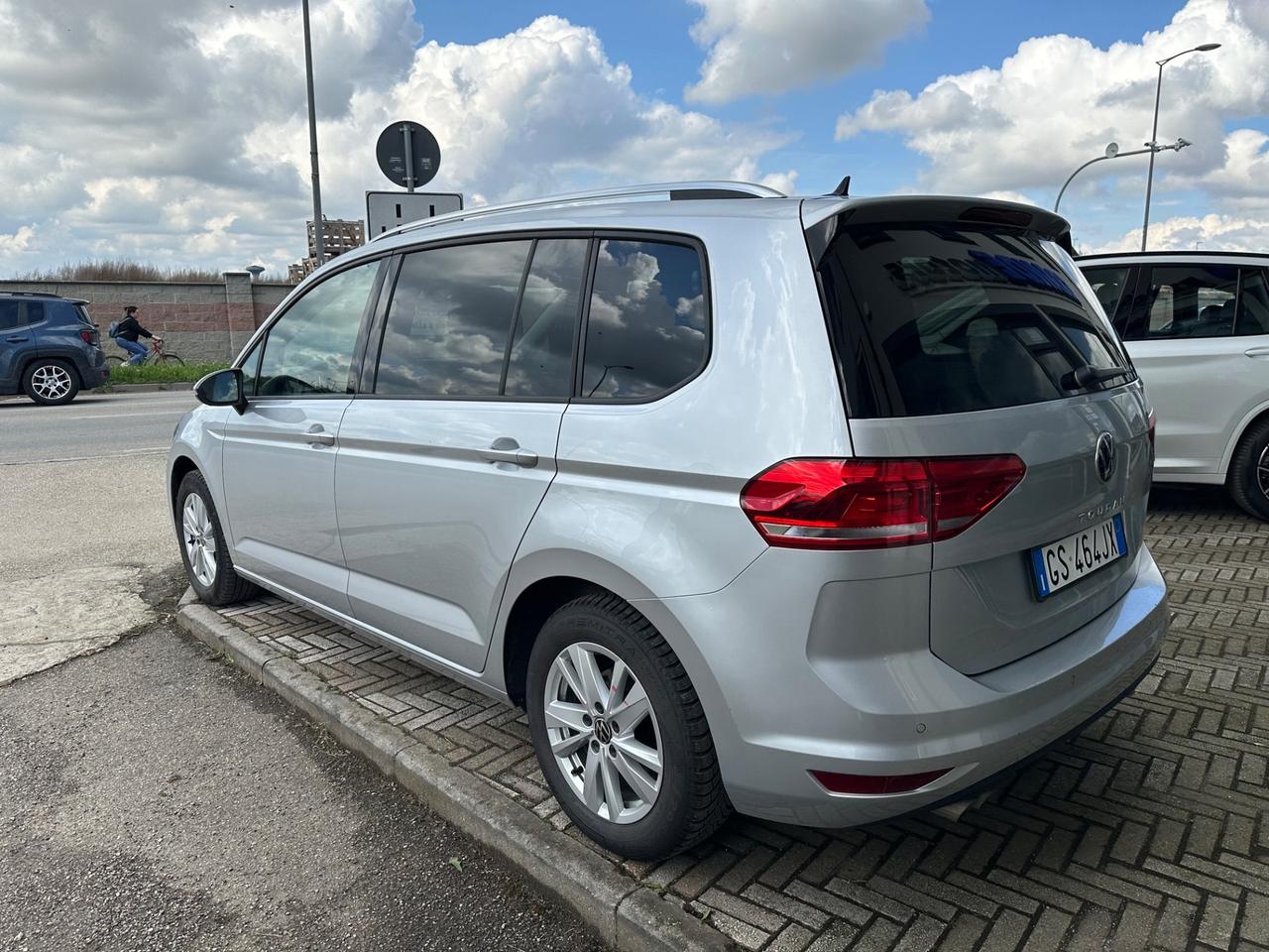 Volkswagen Touran 2.0 TDI 150 CV SCR DSG Business BlueMotion 7 POSTI
