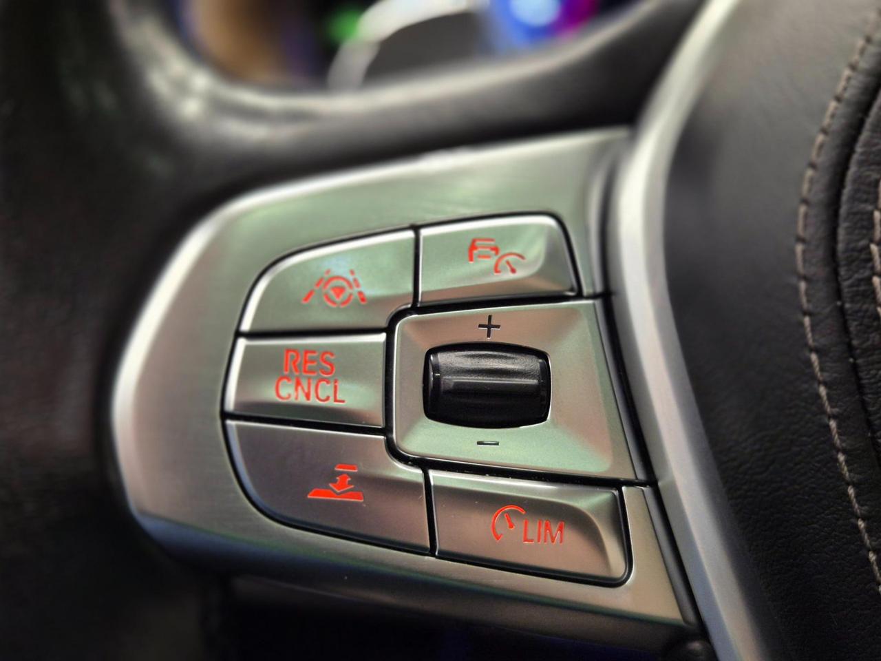 BMW 730 d Luxury auto - ACC/Lim - Cam 360 - Tetto - 4 RUOTE STERZANTI