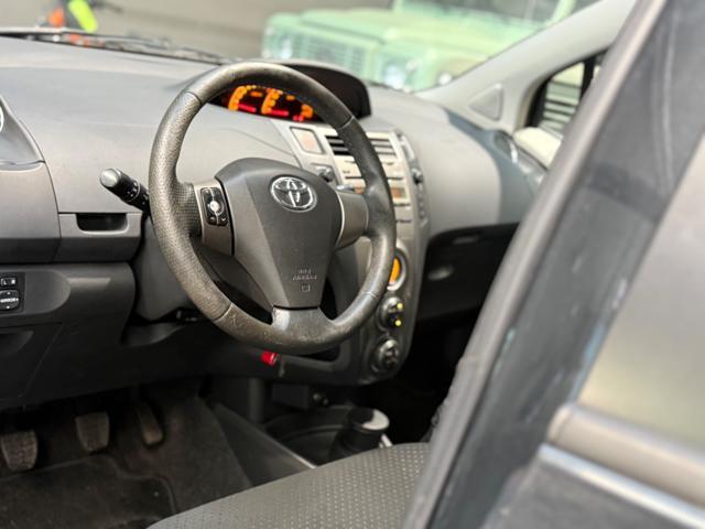 TOYOTA Yaris 1.3 5 porte Sol