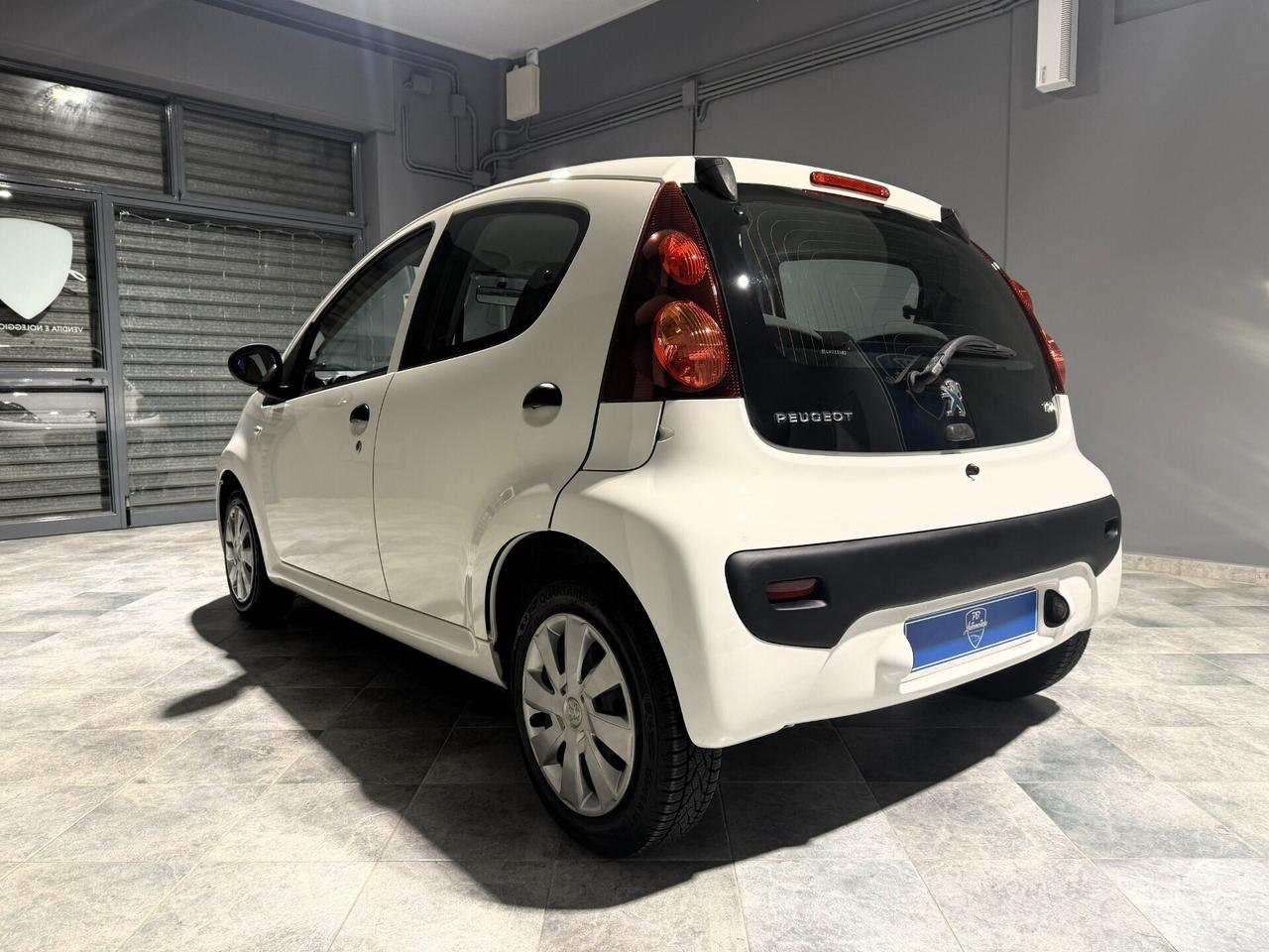 Peugeot 107 1.0 URBAN MOVE 5 PORTE UNICO P.