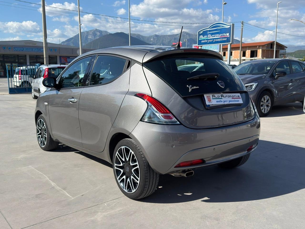 Lancia Ypsilon 1.2 69 CV 5 porte GPL Ecochic Gold