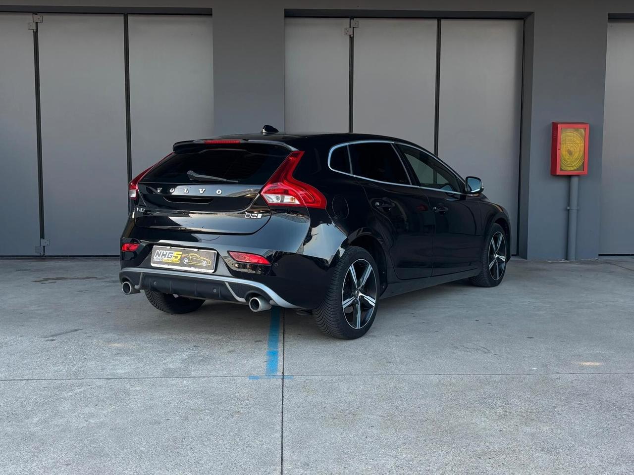 Volvo V40 D2 R-design Momentum