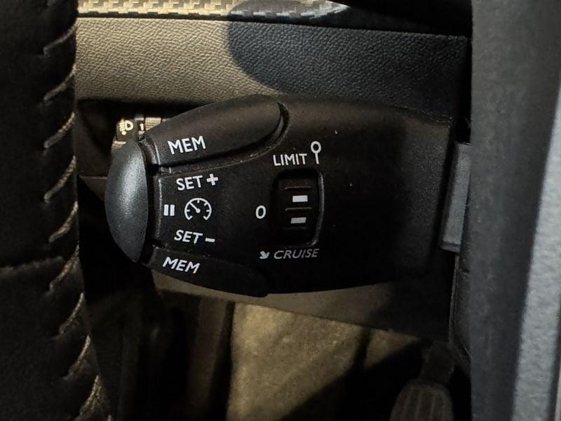 Peugeot 208 Style Puretech 75cv, 5 porte