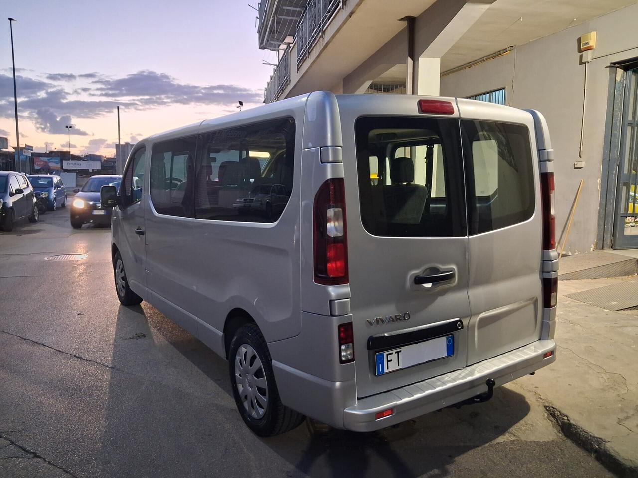 Opel Vivaro 1.6 CDTI uni pro 9 posti (Gancio train