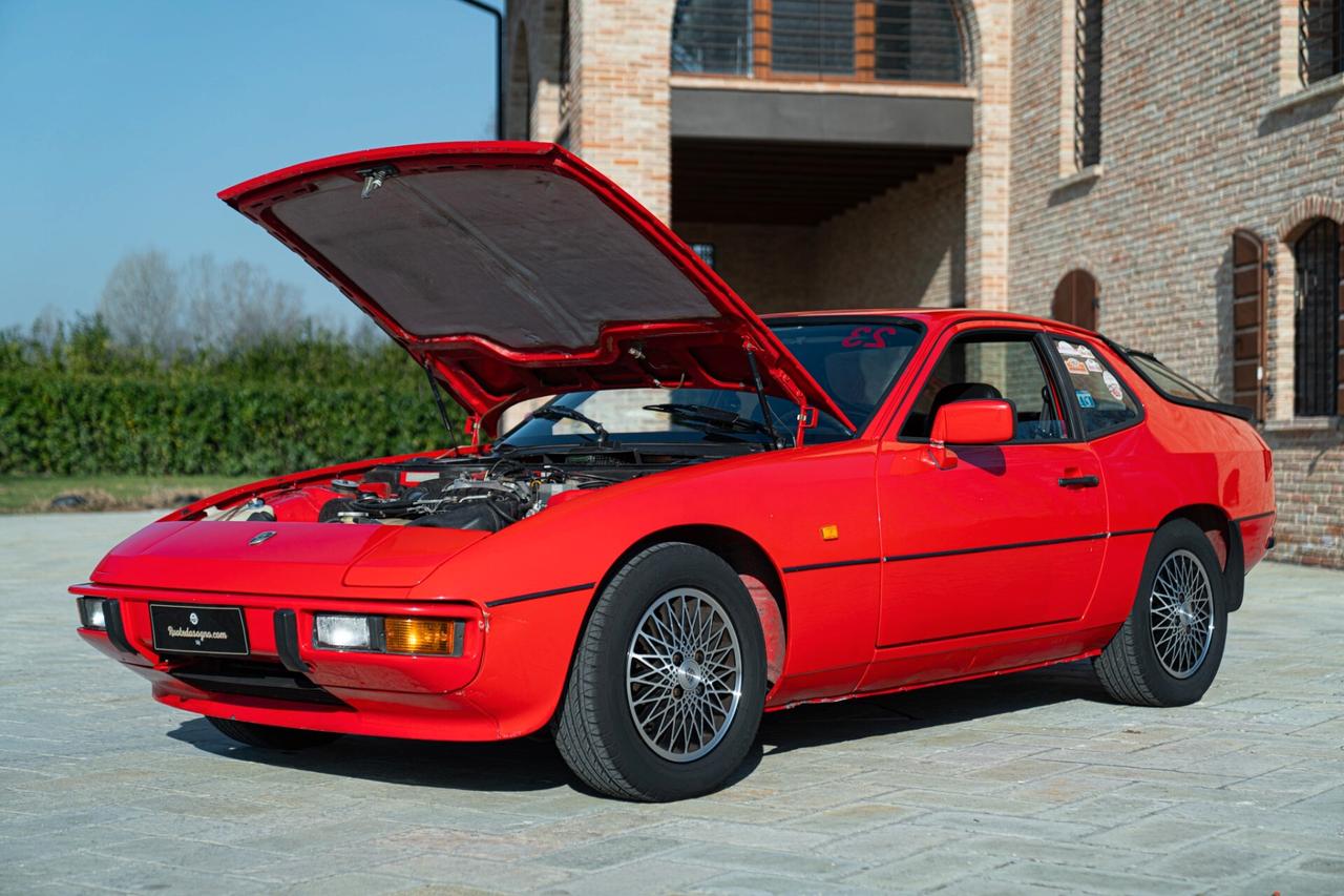 Porsche 924 - POR00240