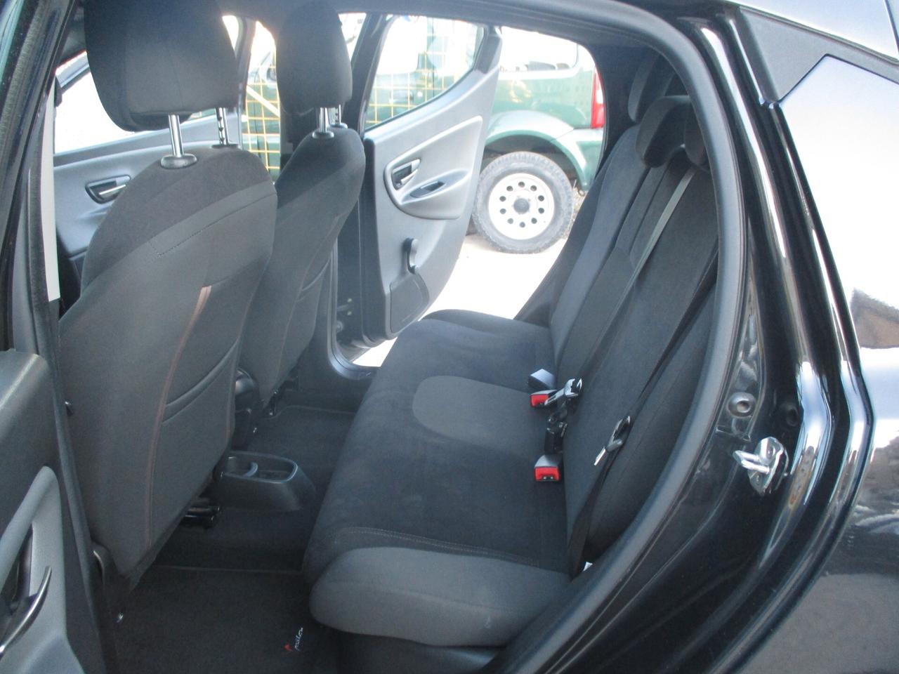 Lancia Ypsilon 1.3 MJT 95 CV 5 porte Platinum