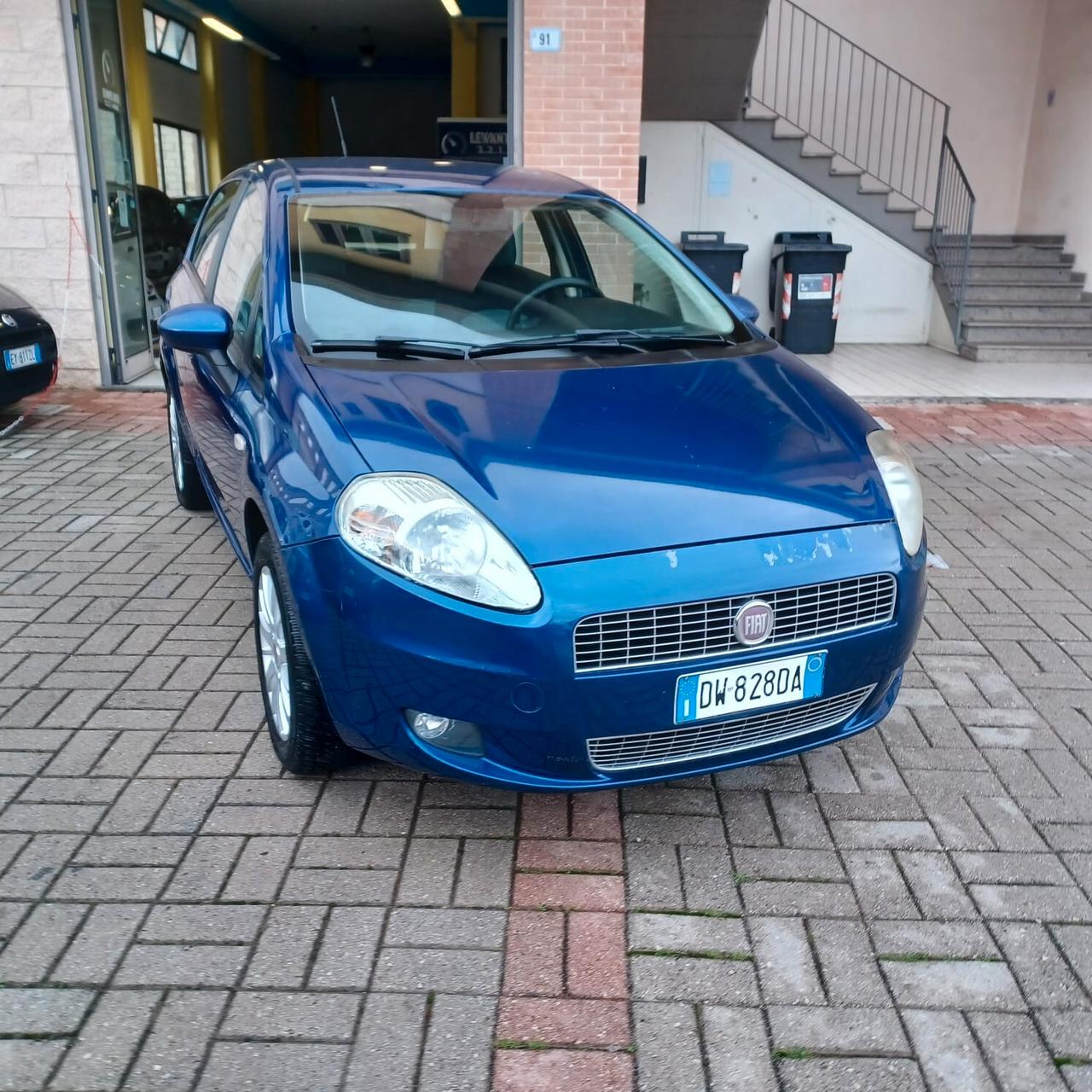 NEOPATENTATI G. PUNTO 1.4 BENZINA / METANO DI FABBRICA