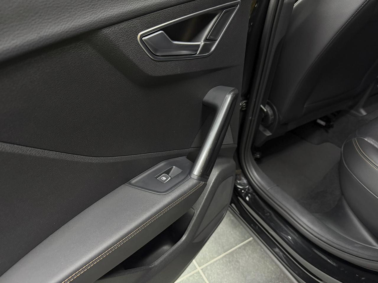 Audi Q2 30 TDI Identity Black S-Line