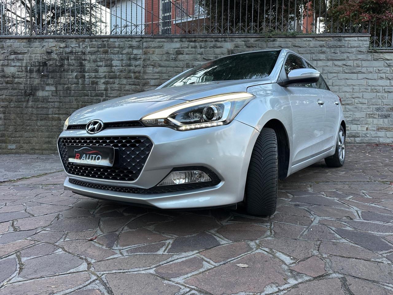 Hyundai i20 1.2 5 porte Econext Blackline