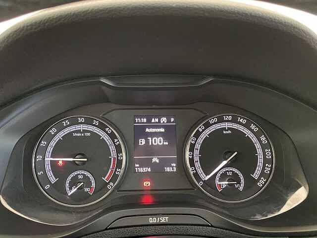 SKODA Karoq 1.6 TDI SCR DSG Executive