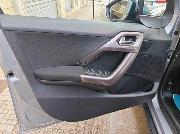 PEUGEOT 2008 1.4 HDi 68 cv - 2013