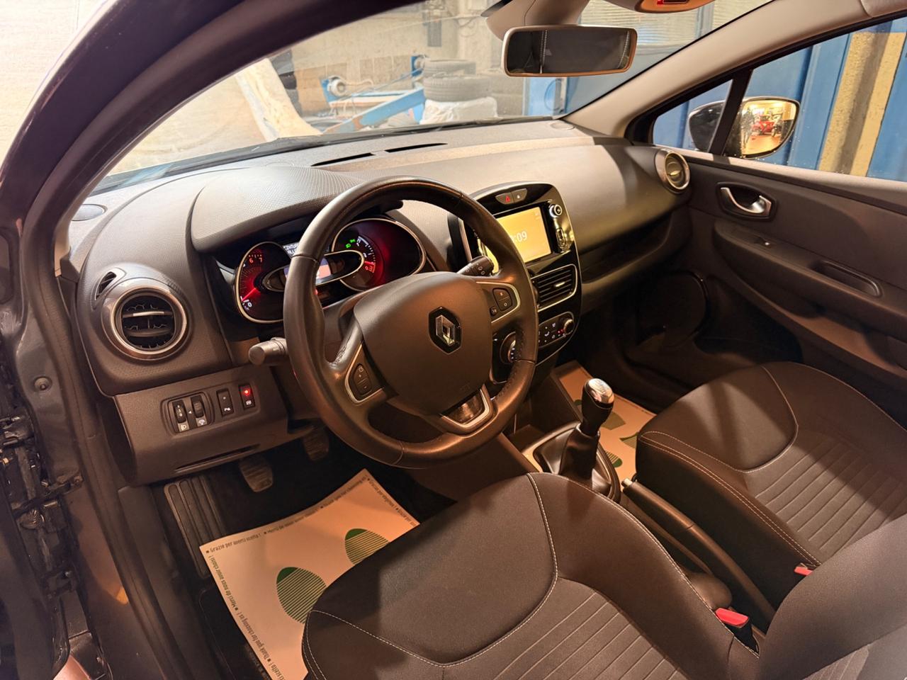 Renault Clio TCe 12V 90CV Start&Stop 5 porte Energy Intens