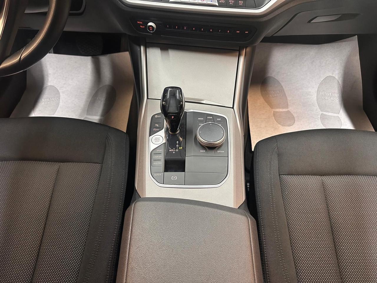 BMW 320 i Touring Business auto * IVA ESPOSTA *