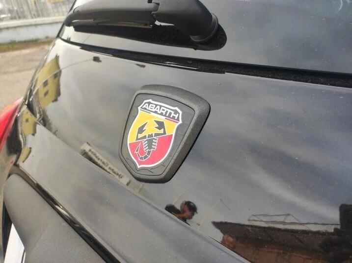 Abarth 695 1.4 Turbo T-Jet 180 CV