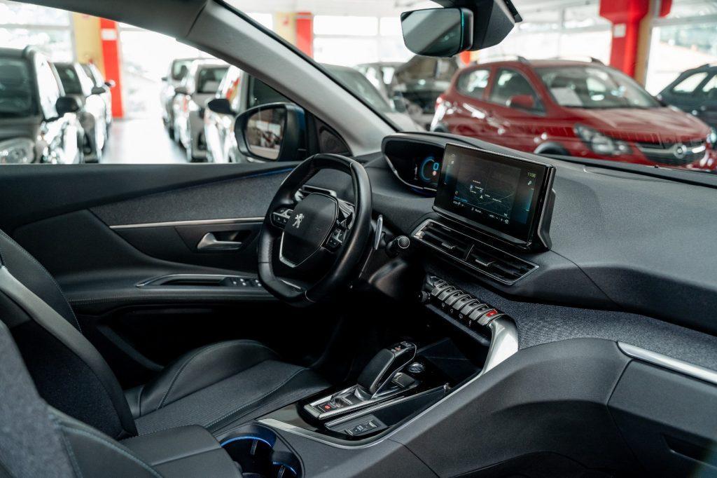 PEUGEOT 3008 1.6 Hybrid phev 225cv e-EAT8 Allure