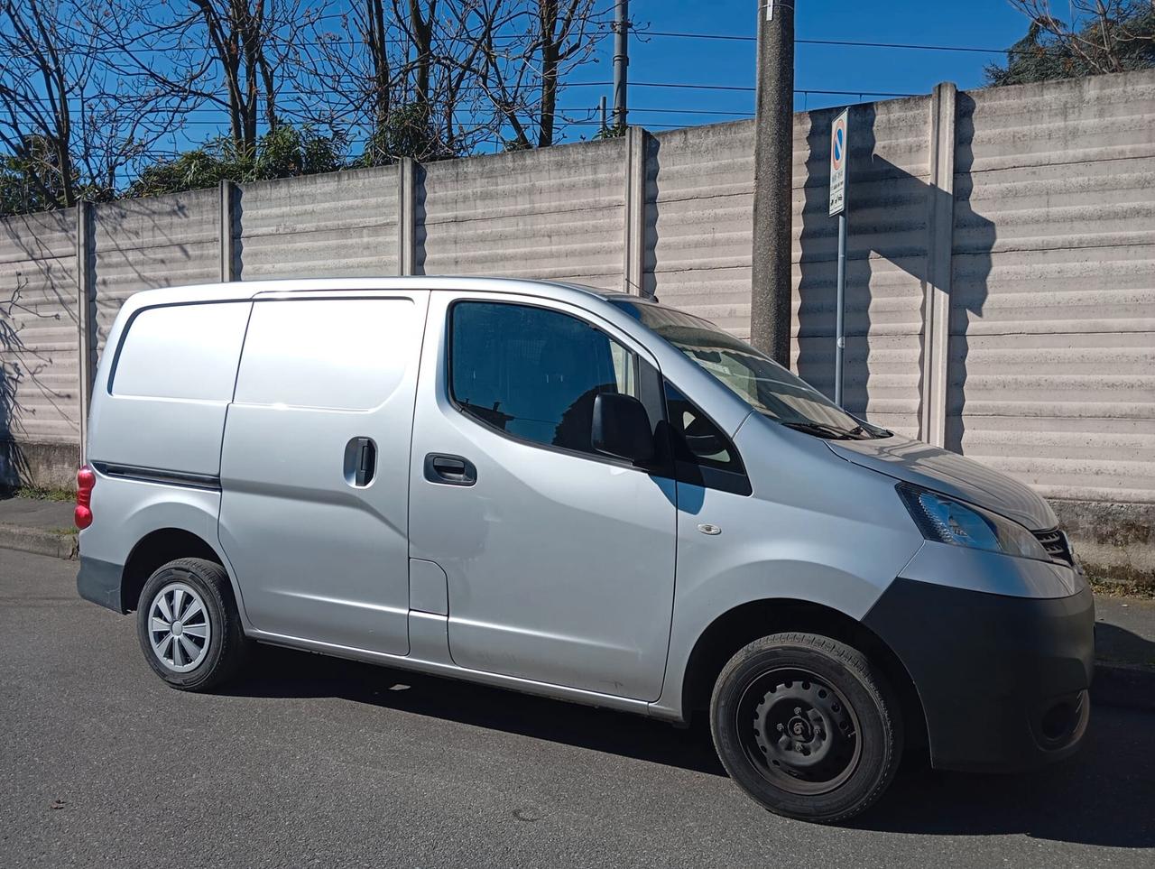 Nissan nv200 1.5 d autocarro valuto permute