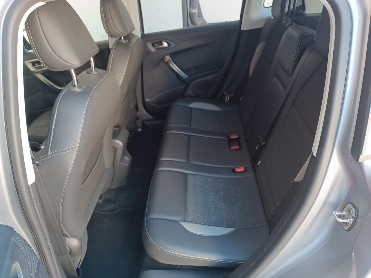 Peugeot 2008 2008 1.6 bluehdi Allure 100cv my16