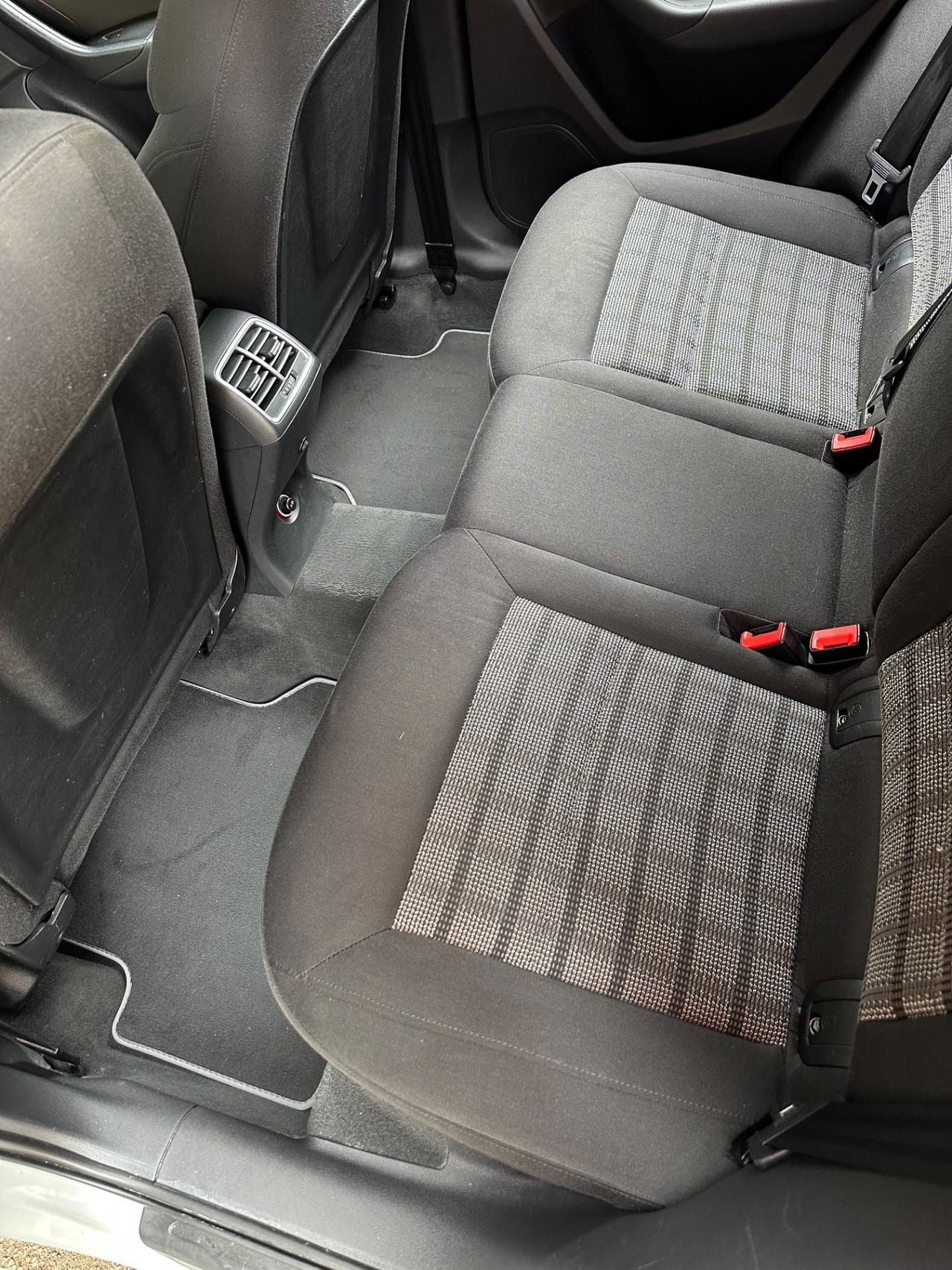 Audi Q3 2.0 TDI 140cv S Line - TETTO APRIBILE