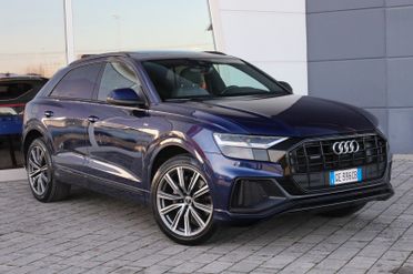 AUDI Q8 S LINE