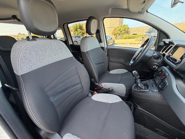FIAT Panda 1.0 HYBRID CITY LIFE+CLIMATRONIC+SCHERMO+5POSTI