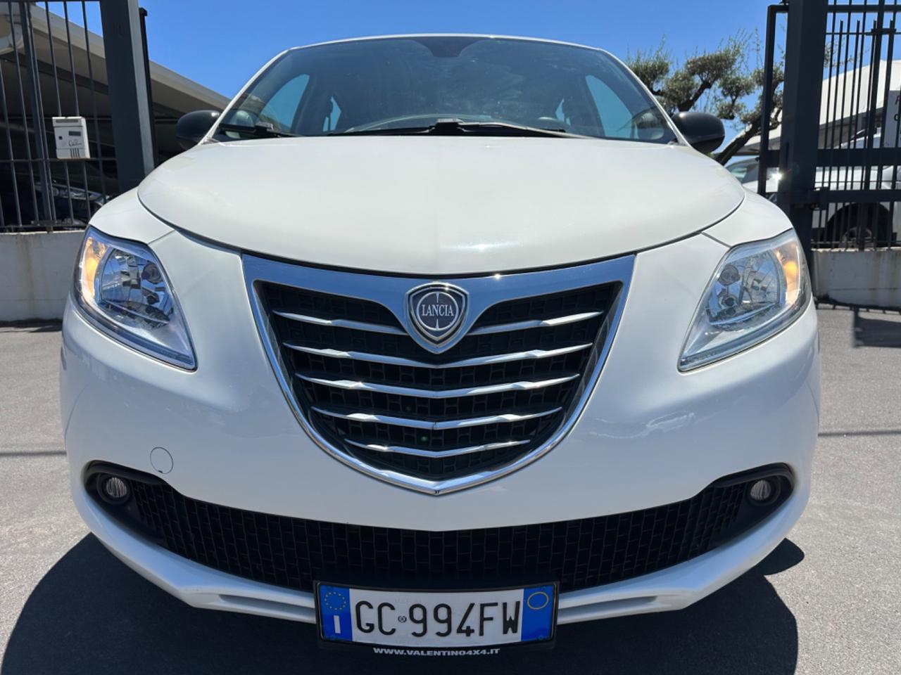 Lancia Ypsilon 1.2 69 CV 5 porte S&S Silver
