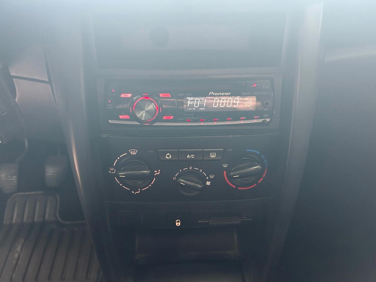 Peugeot 207 hdi 3p - van