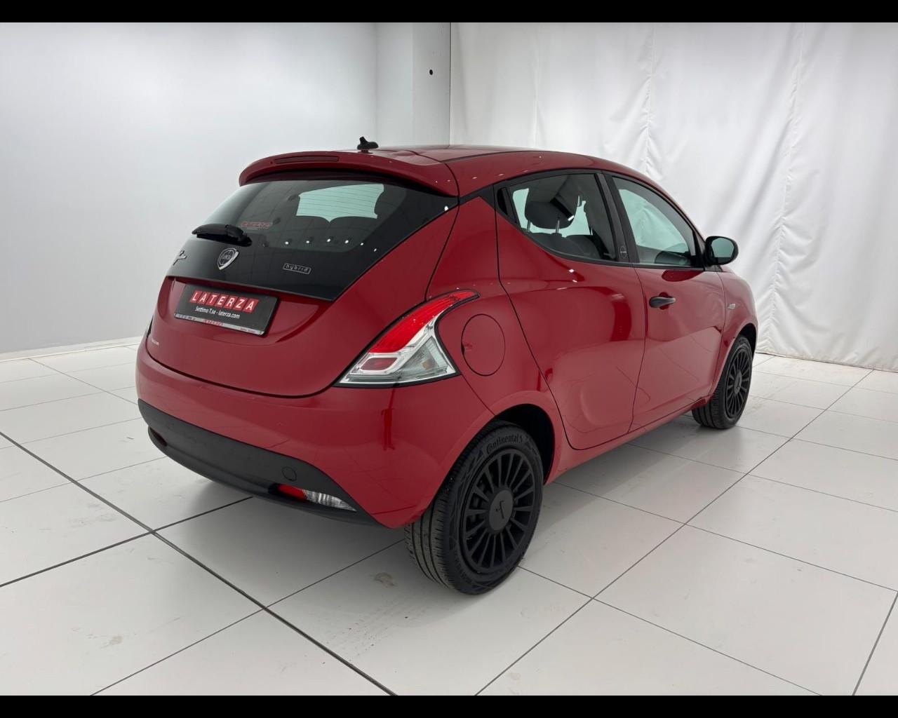 LANCIA Ypsilon 1.0 firefly hybrid Silver s&s 70cv