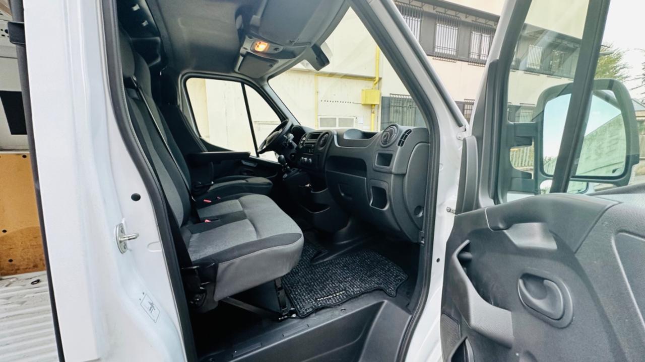 Renault master. Furgone. Euro6
