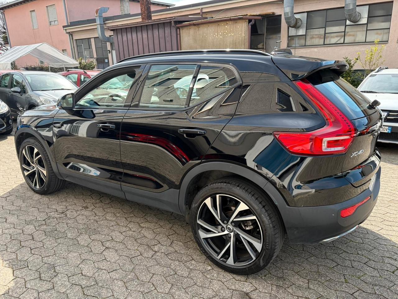 Volvo XC40 D3 Geartronic R-design*EURO6*NAVI