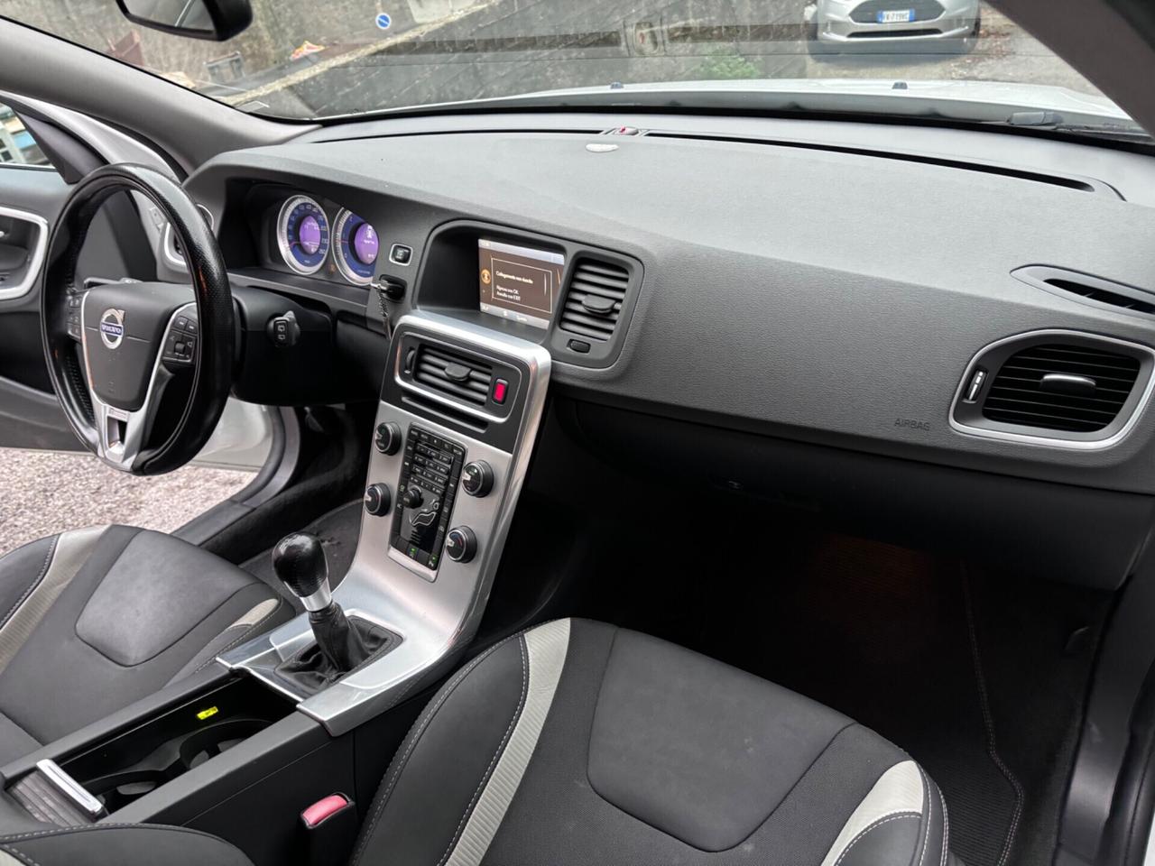 Volvo V60 D3 R-design Kinetic