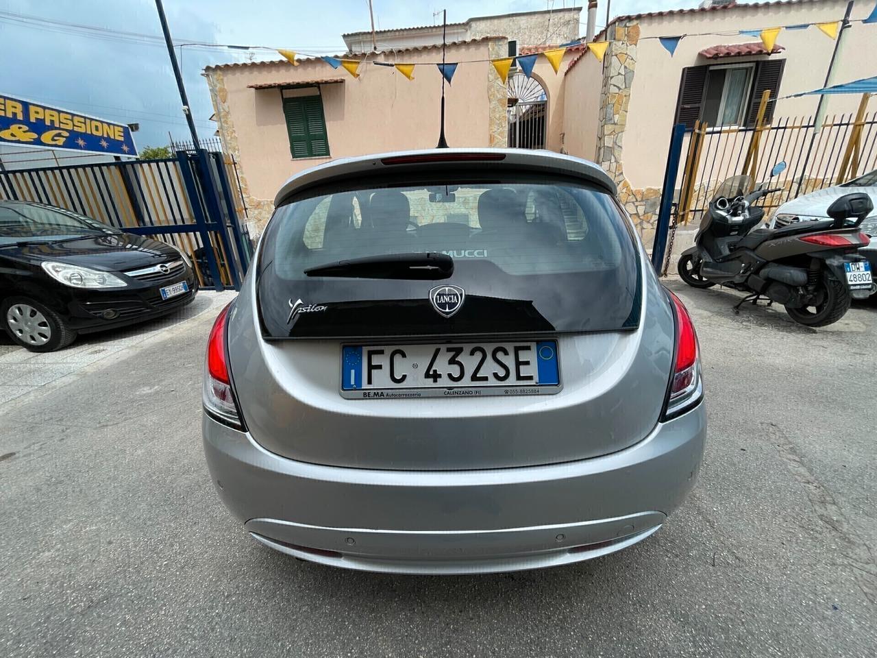 Lancia Ypsilon 1.2 69 CV 5 porte Gold