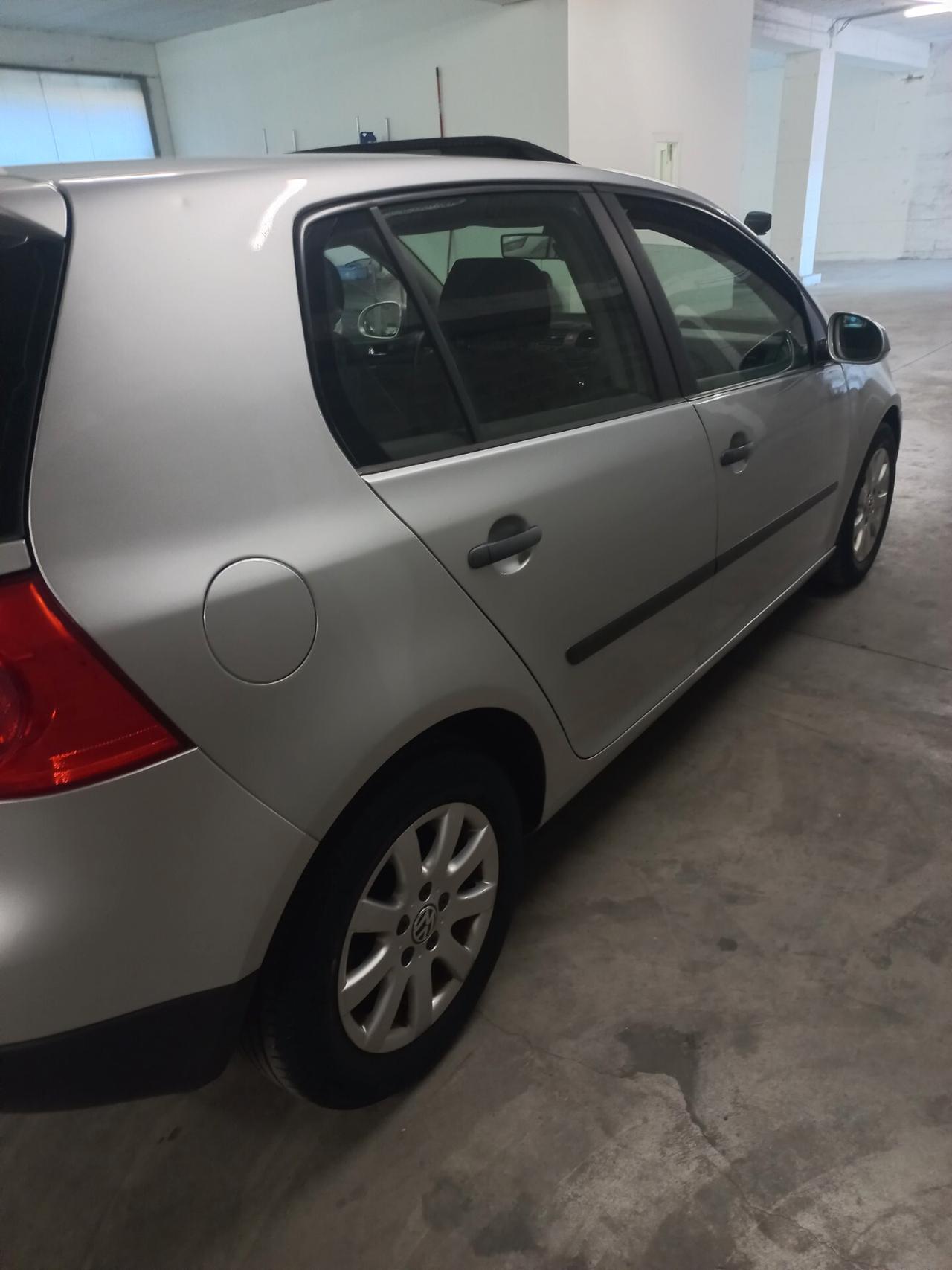 Volkswagen Golf 1.6 16V FSI 5p. Comfortline