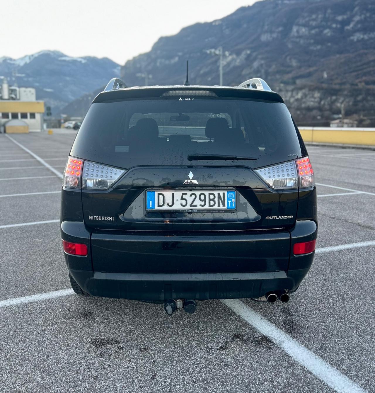 Mitsubishi Outlander 2.0 DI-D Instyle 7 POSTI