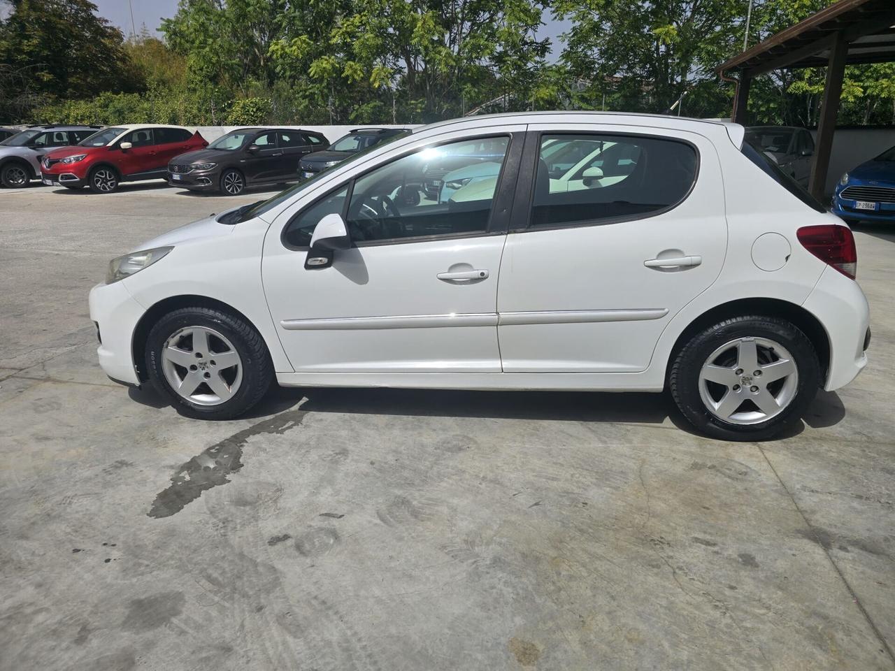 Peugeot 207 1.4 HDi 70CV 5p. Active