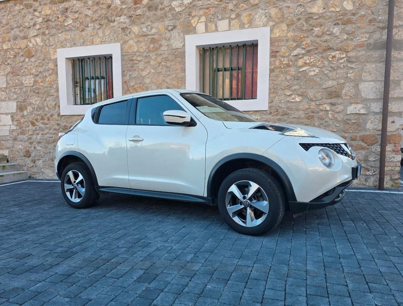 Nissan Juke 1.6 GPL Acenta