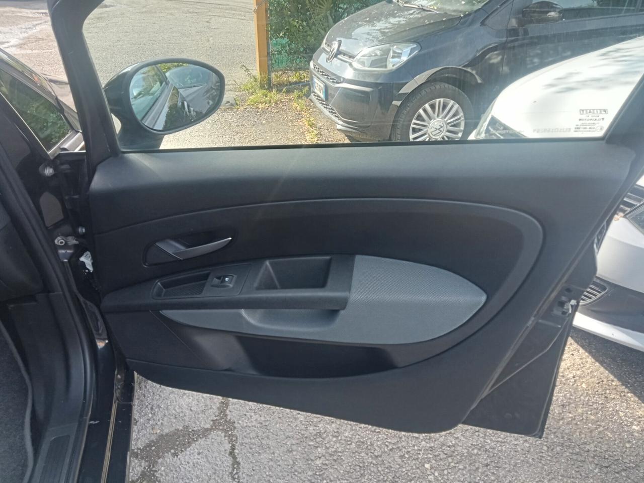 Fiat Grande Punto 1.4 - 5 porte Natural Power OK Neopatentati