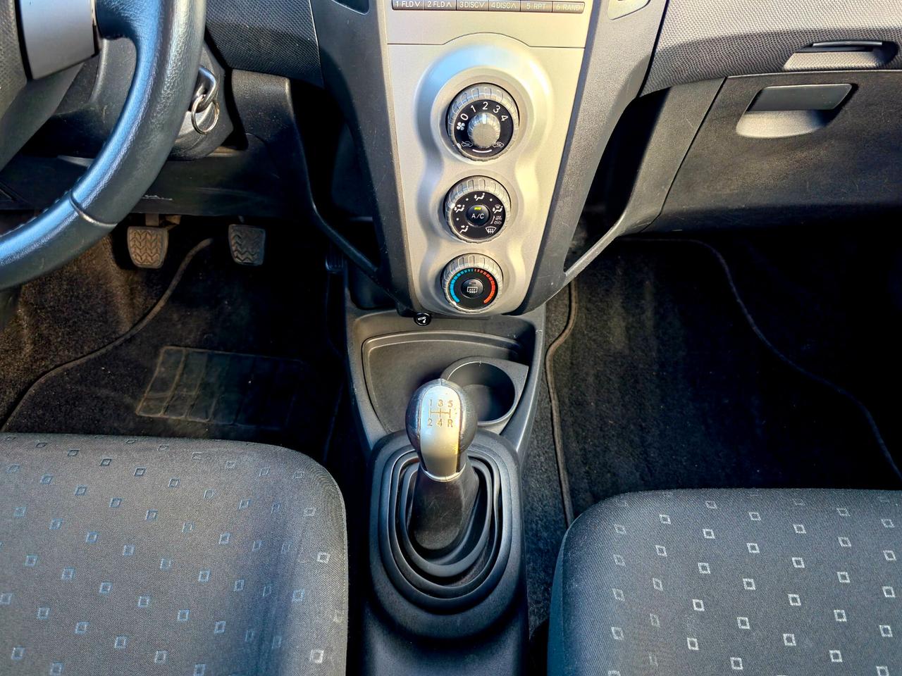 Toyota Yaris 1.0 5 porte Now 2009-E4 Manuale NEO