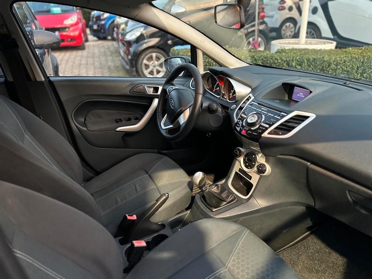 FORD FIESTA TITANIUM GARANZIA 12 MESI