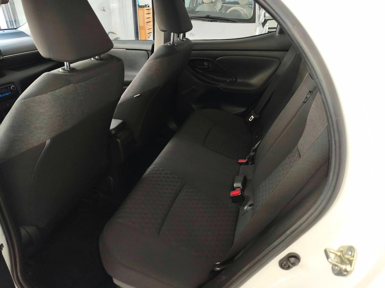 Toyota Yaris 1.5 Hybrid 5 porte Business