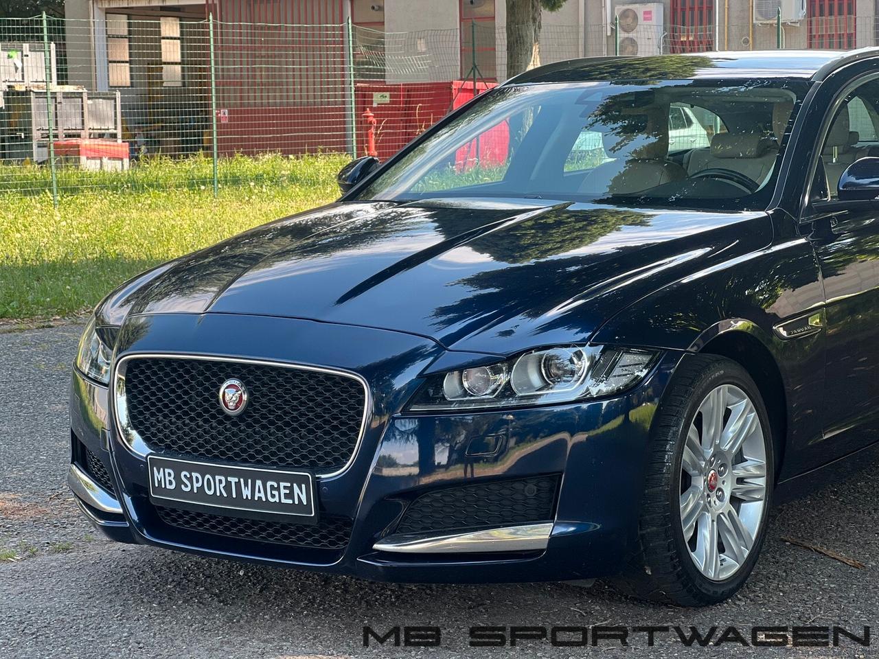 Jaguar XF Sportbrake 2.0 D 180 CV AWD aut. Prestige