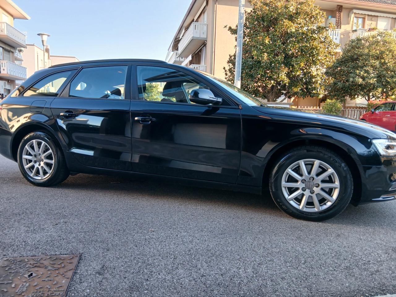 Audi A4 2.0 TDI 150 CV ultra S tronic Business tua a € 169 mese