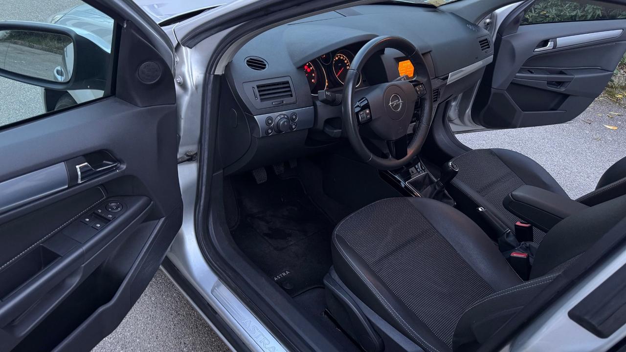 Opel Astra 1.6 T 16V 5 porte Cosmo Unico Proprietario del 44