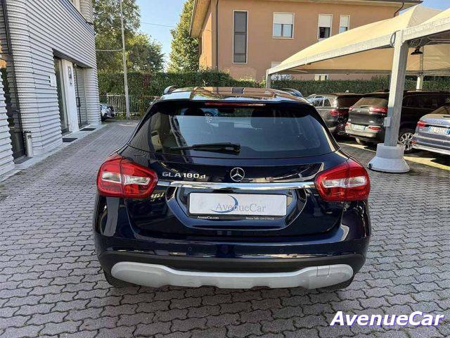 MERCEDES-BENZ GLA 180 d SPORT TELECAMERA NAVIGATORE SEDILI SPORTIVI