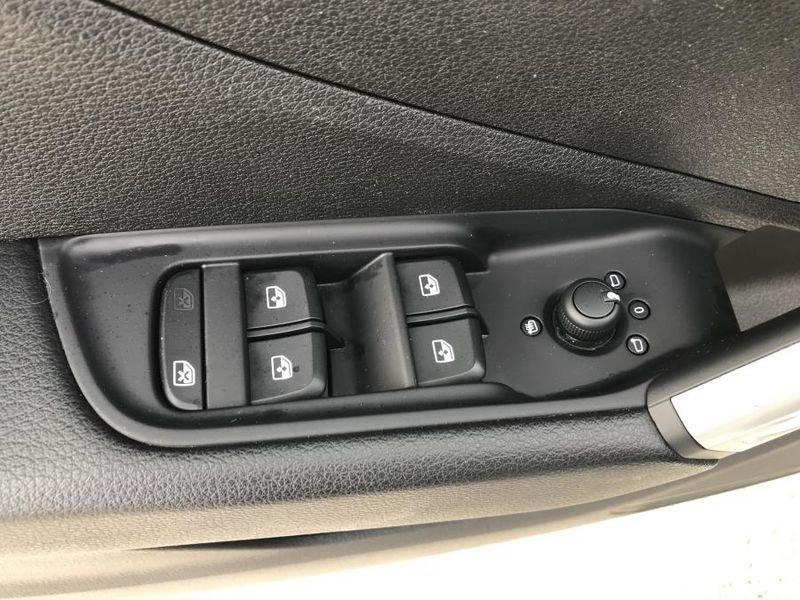 Audi Q2 35 TFSI S-Tronic Business Advanced NAVI+FULL LED+CAMERA