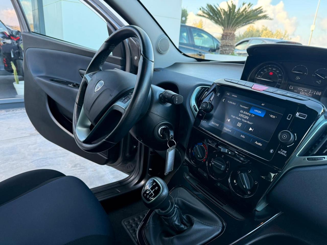 Lancia Ypsilon 1.0 FireFly 5 porte S&S Hybrid Gold Plus